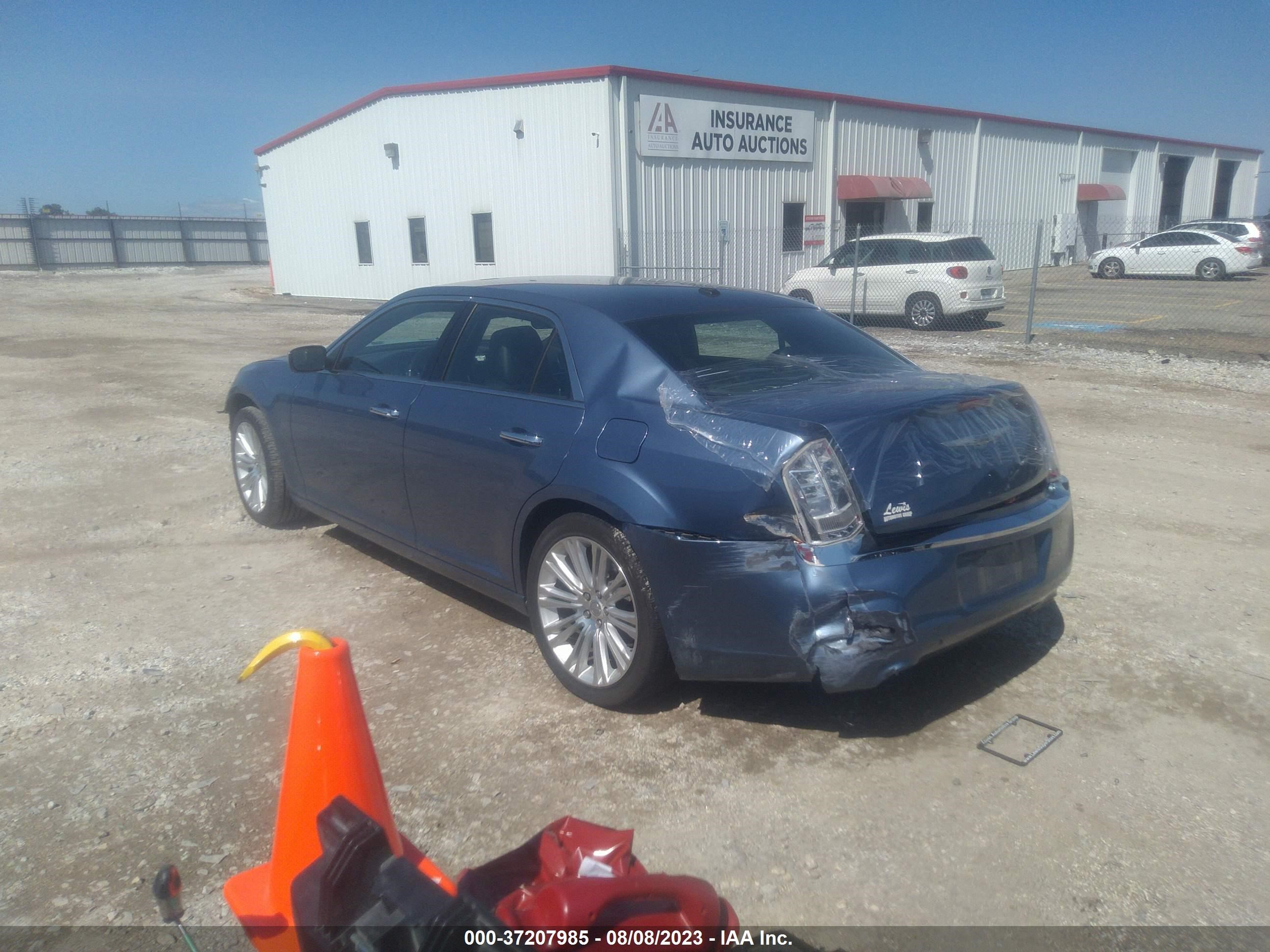 Photo 2 VIN: 2C3CA6CT5BH583011 - CHRYSLER 300 