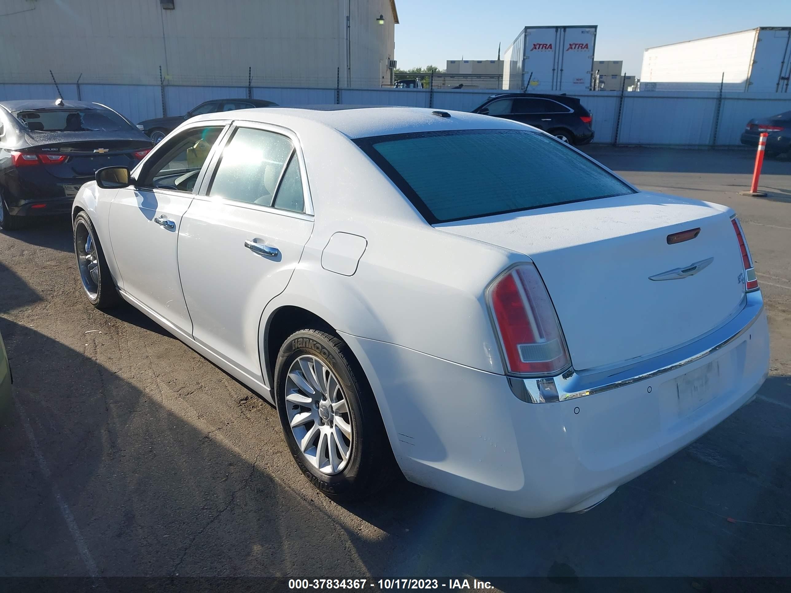 Photo 2 VIN: 2C3CA6CT6BH536473 - CHRYSLER 300 