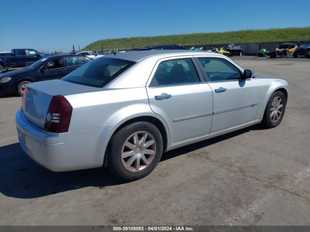 Photo 3 VIN: 2C3CA6CT8AH239820 - CHRYSLER 300C 