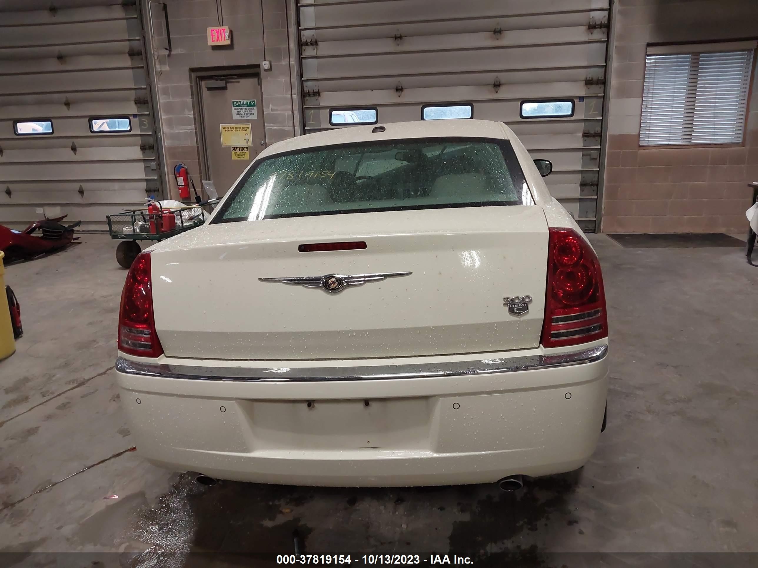 Photo 15 VIN: 2C3CA6CTXAH145180 - CHRYSLER 300 