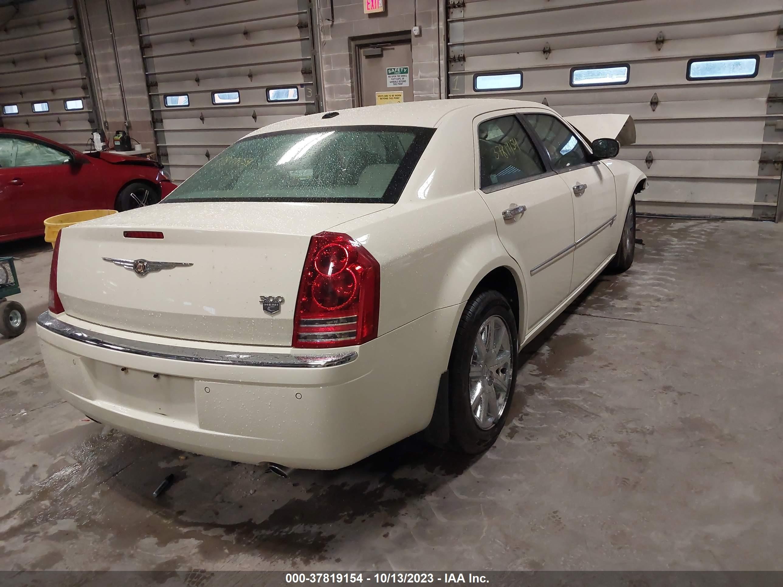 Photo 3 VIN: 2C3CA6CTXAH145180 - CHRYSLER 300 