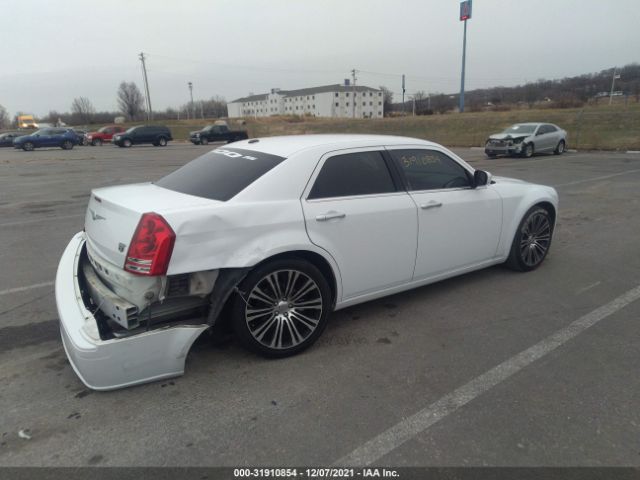 Photo 3 VIN: 2C3CA9CT0AH329433 - CHRYSLER 300 