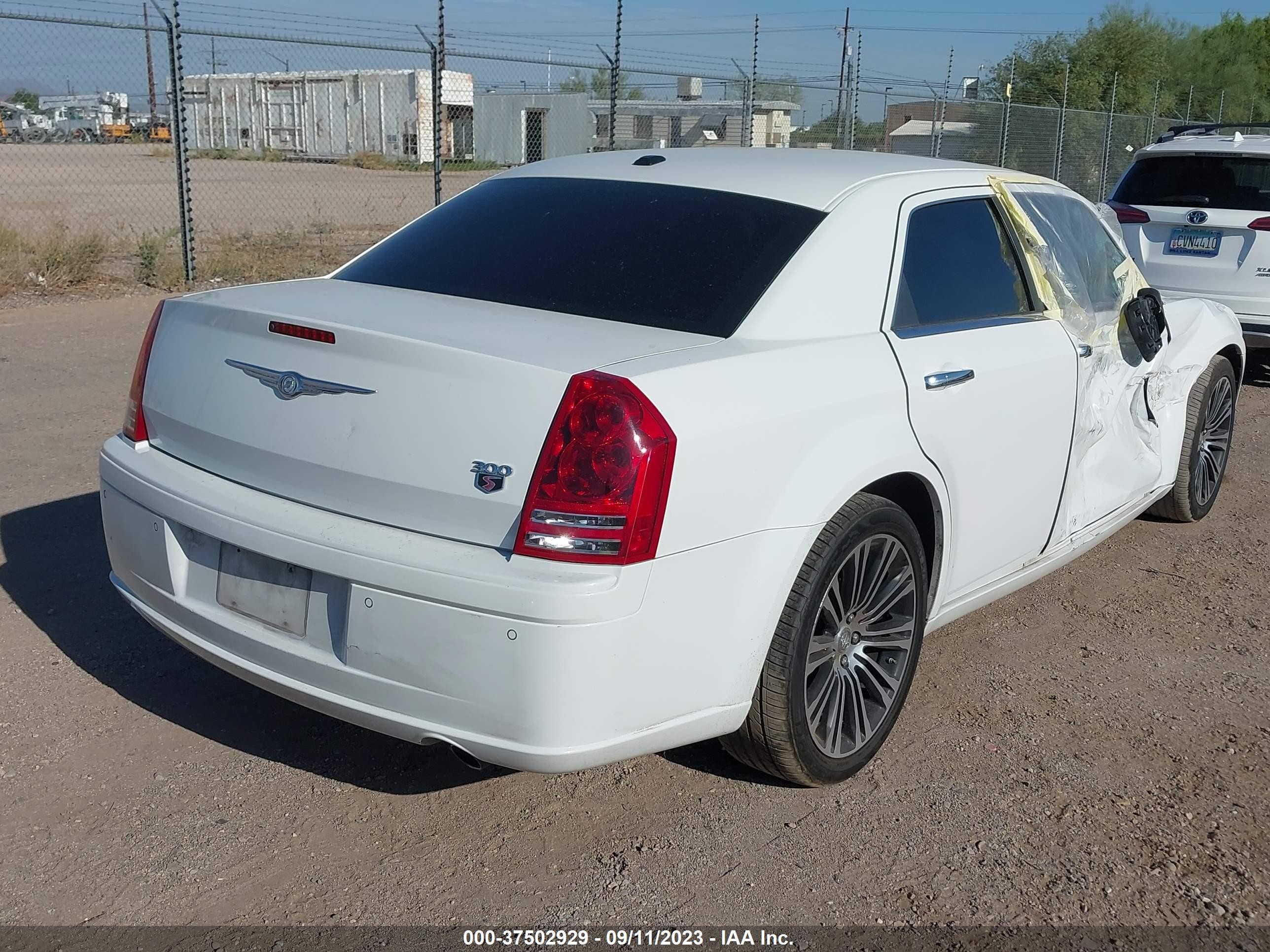 Photo 3 VIN: 2C3CA9CT4AH255708 - CHRYSLER 300 