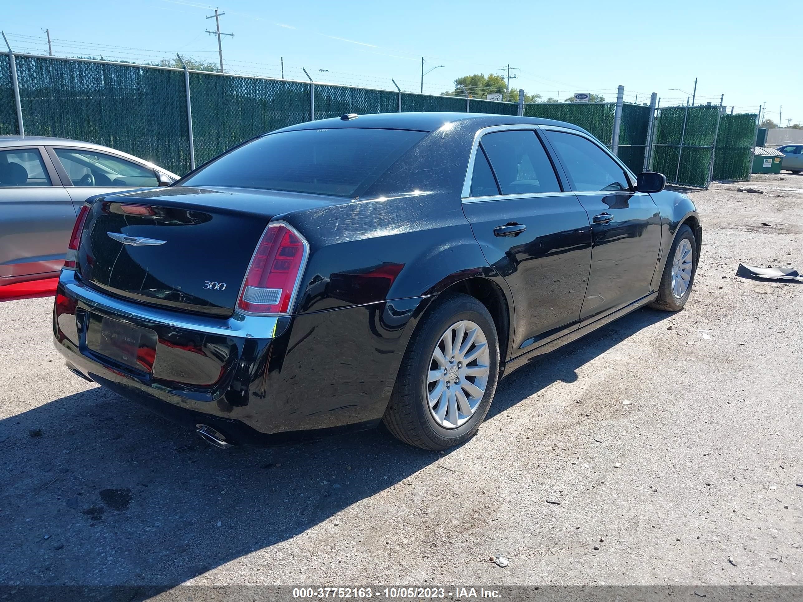 Photo 3 VIN: 2C3CCAAG0DH509646 - CHRYSLER 300 