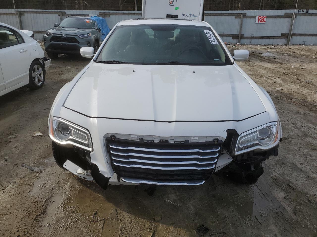 Photo 4 VIN: 2C3CCAAG0DH513731 - CHRYSLER 300 