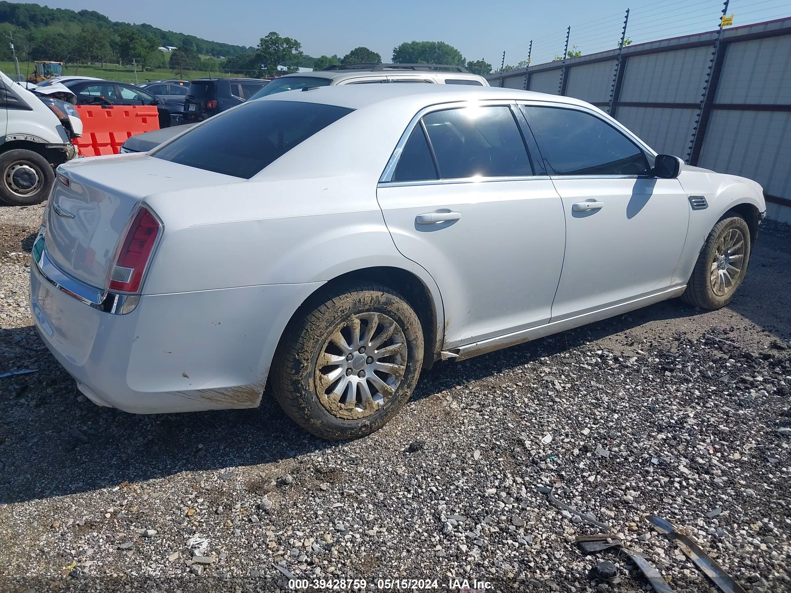 Photo 3 VIN: 2C3CCAAG0DH599056 - CHRYSLER 300 