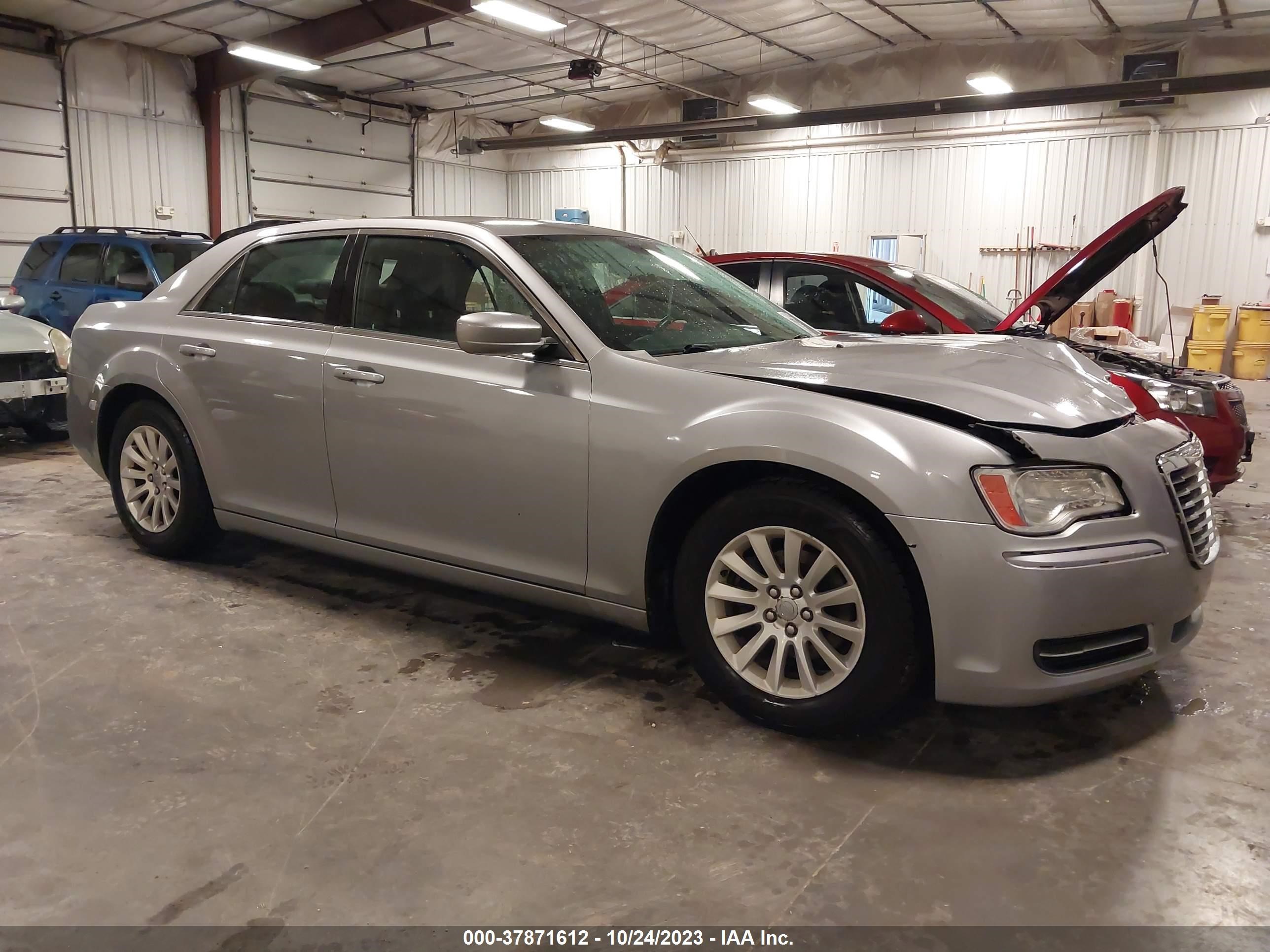 Photo 12 VIN: 2C3CCAAG0EH167505 - CHRYSLER 300 