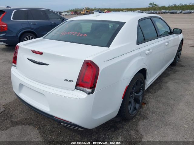 Photo 3 VIN: 2C3CCAAG0NH256572 - CHRYSLER 300 