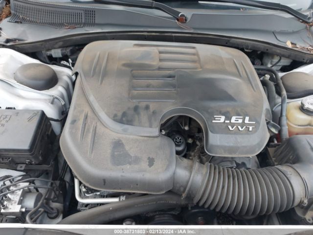 Photo 9 VIN: 2C3CCAAG1FH930312 - CHRYSLER 300 