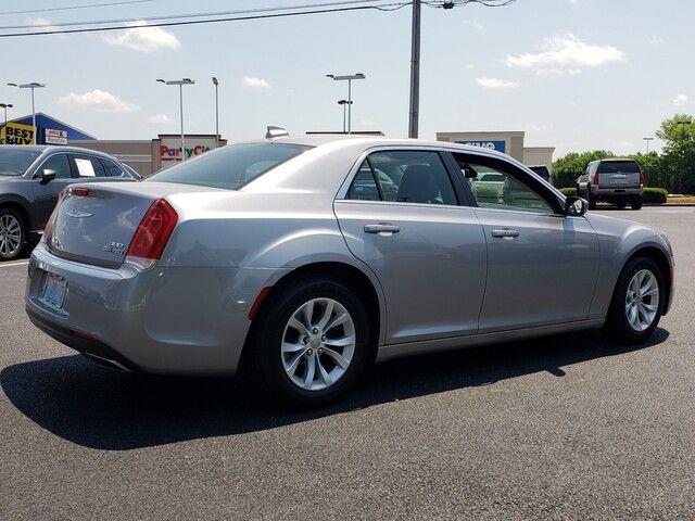 Photo 2 VIN: 2C3CCAAG1GH135701 - CHRYSLER 300 