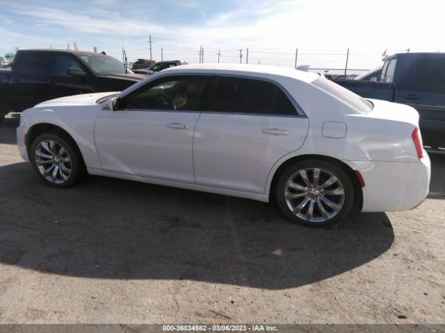 Photo 2 VIN: 2C3CCAAG1HH577427 - CHRYSLER 300 