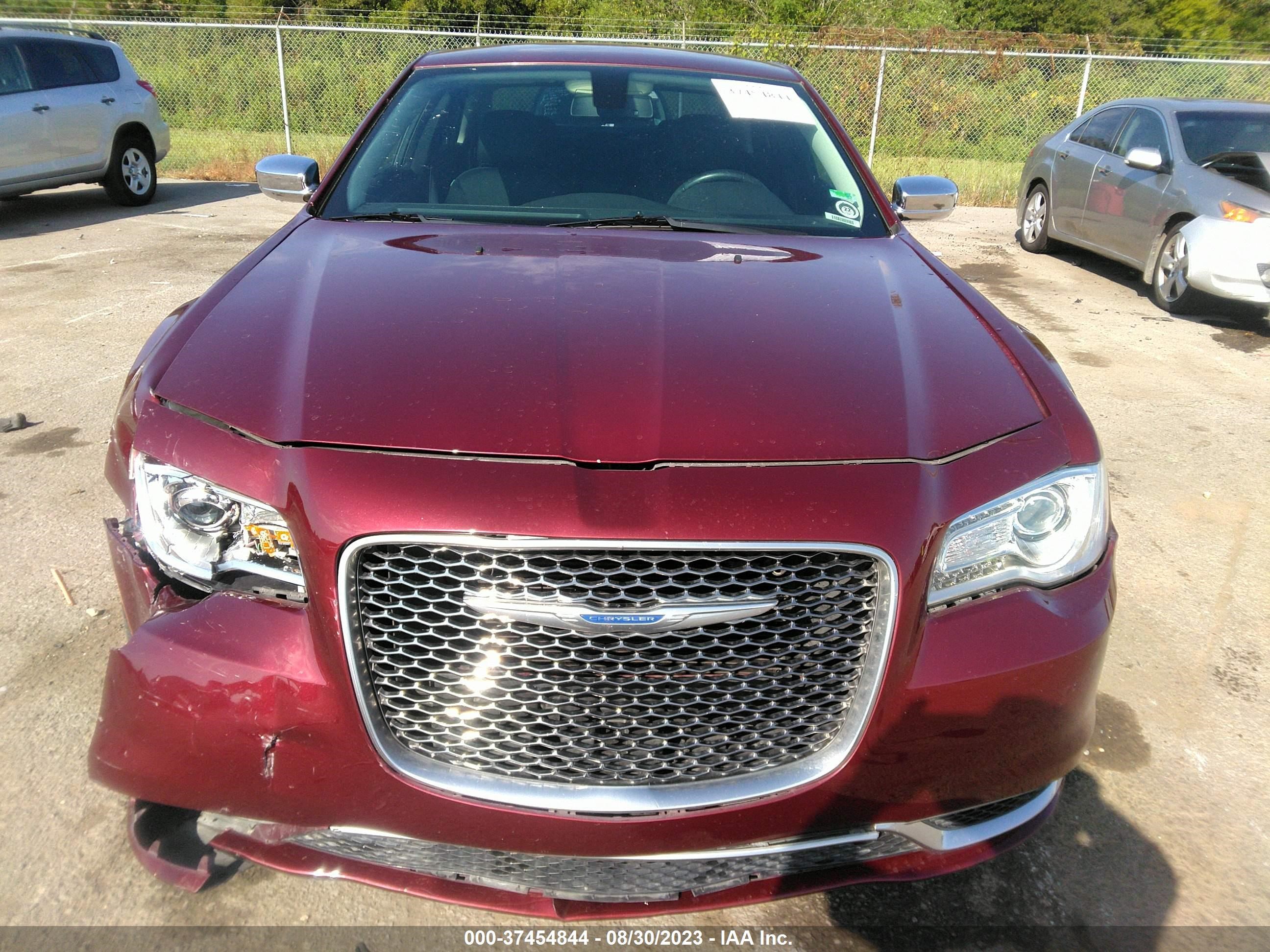 Photo 11 VIN: 2C3CCAAG1JH316949 - CHRYSLER 300 