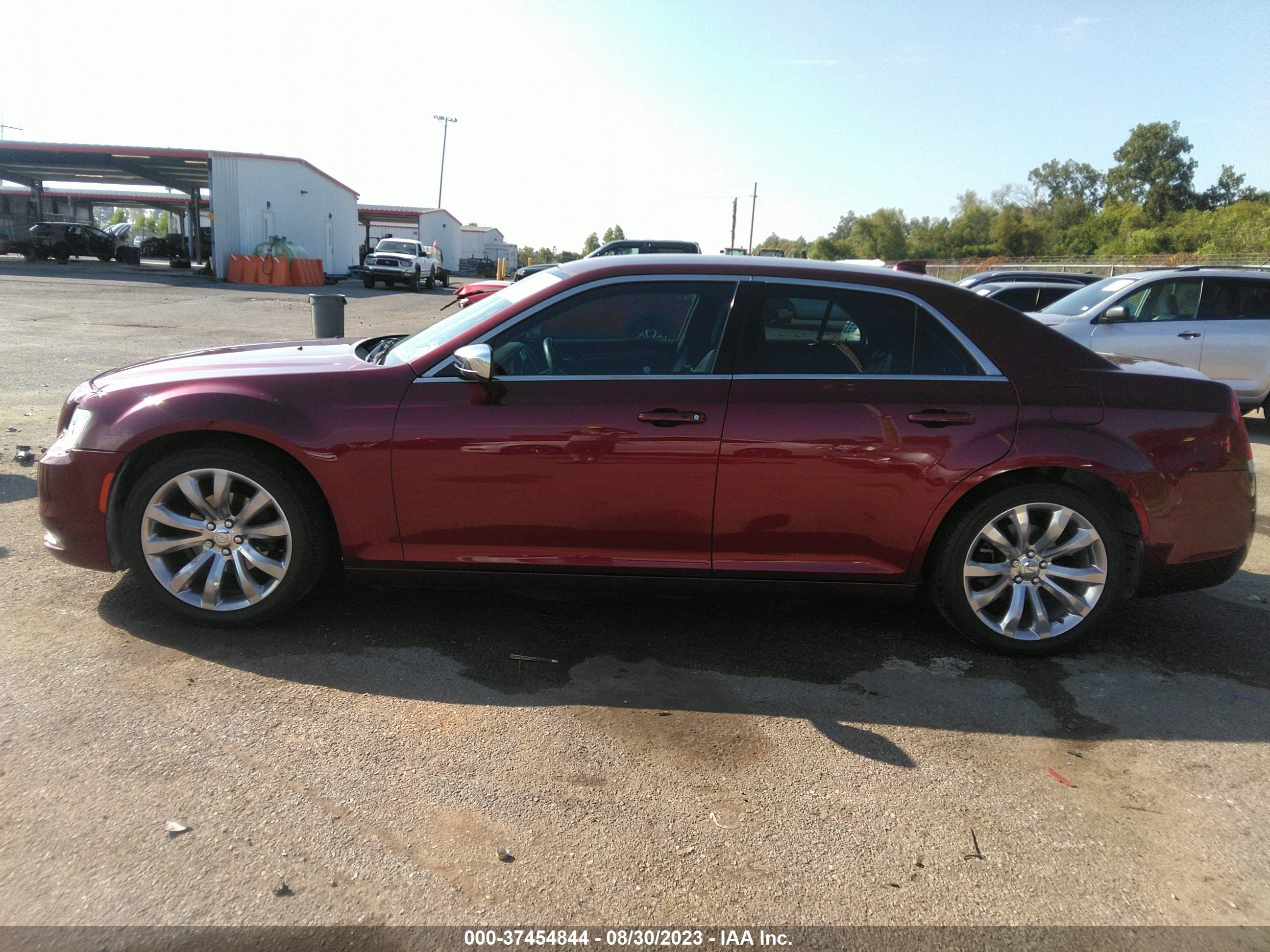 Photo 13 VIN: 2C3CCAAG1JH316949 - CHRYSLER 300 