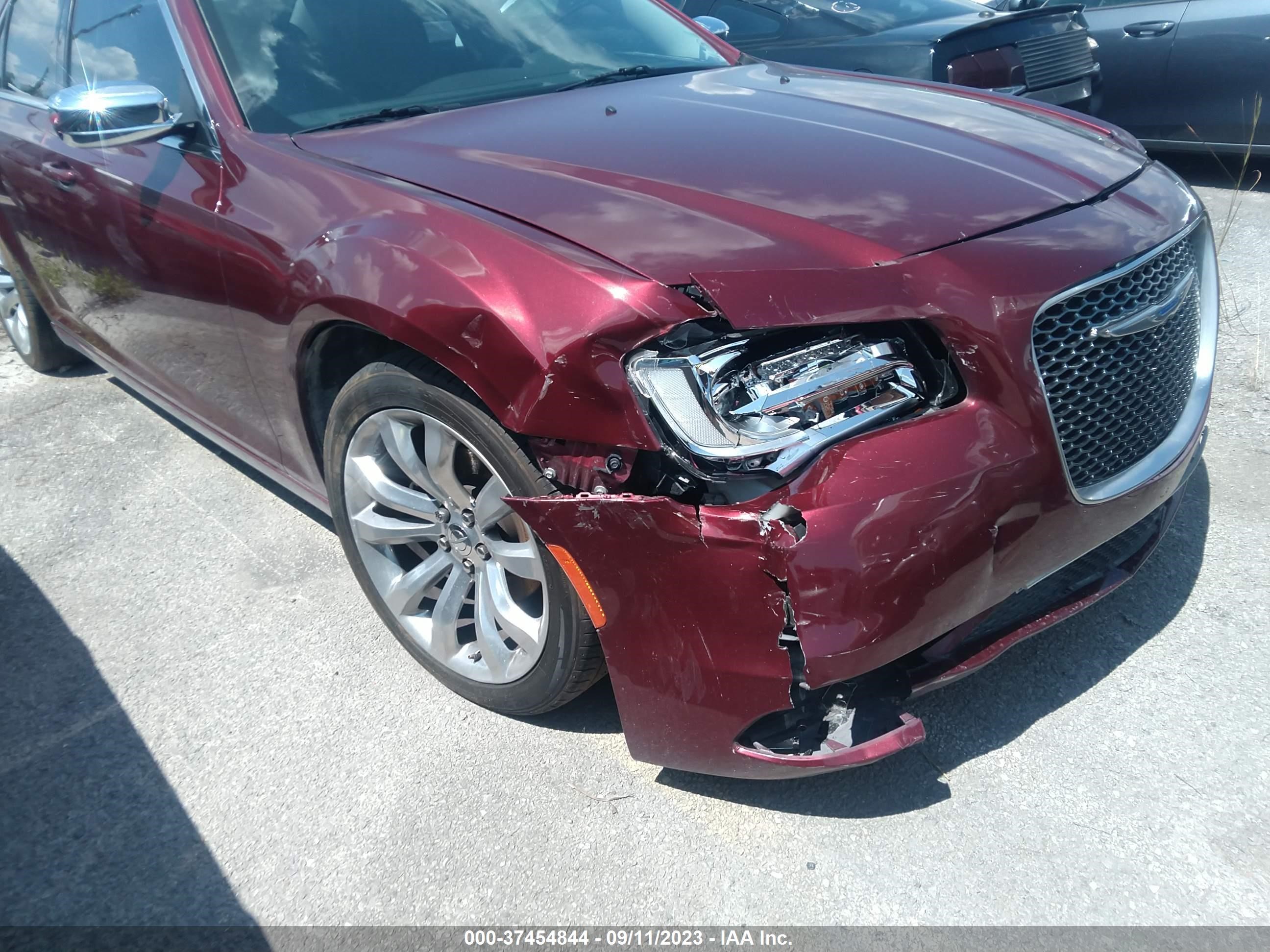 Photo 5 VIN: 2C3CCAAG1JH316949 - CHRYSLER 300 