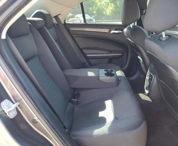 Photo 9 VIN: 2C3CCAAG1JH320029 - CHRYSLER 300 