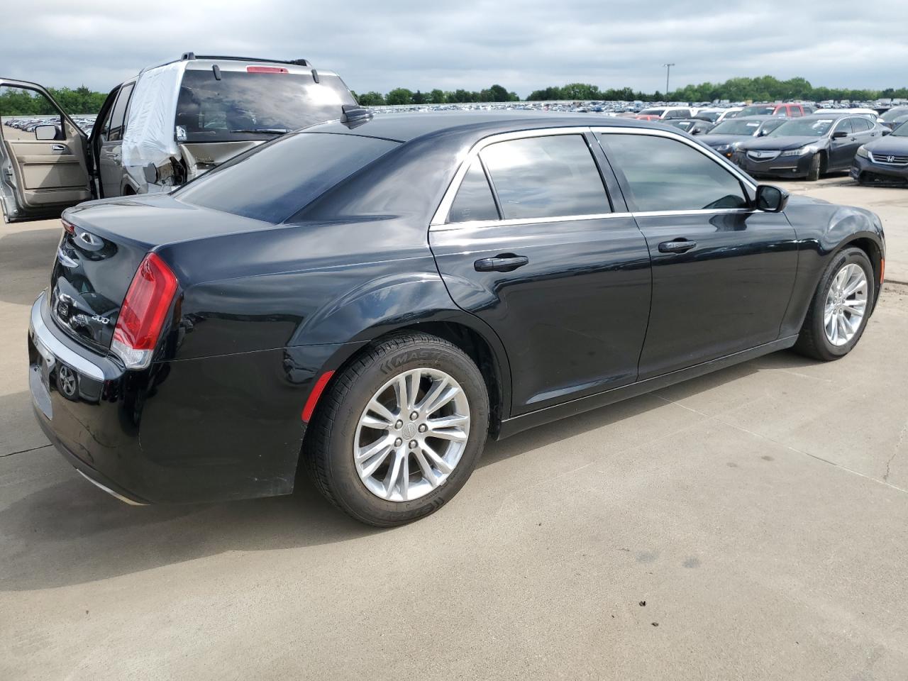 Photo 2 VIN: 2C3CCAAG1KH693816 - CHRYSLER 300 