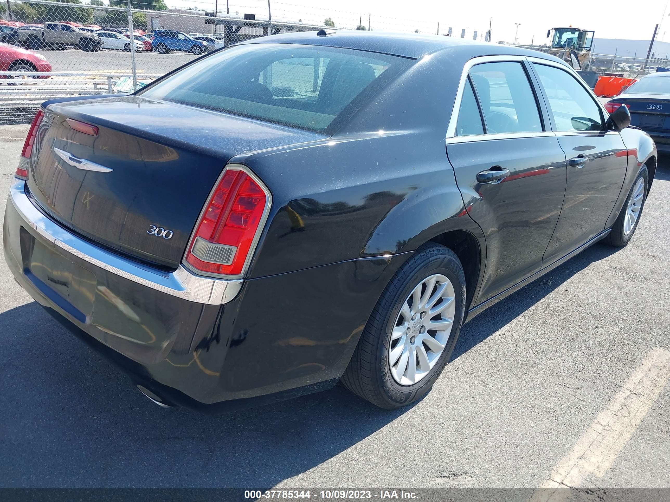 Photo 3 VIN: 2C3CCAAG2DH697506 - CHRYSLER 300 