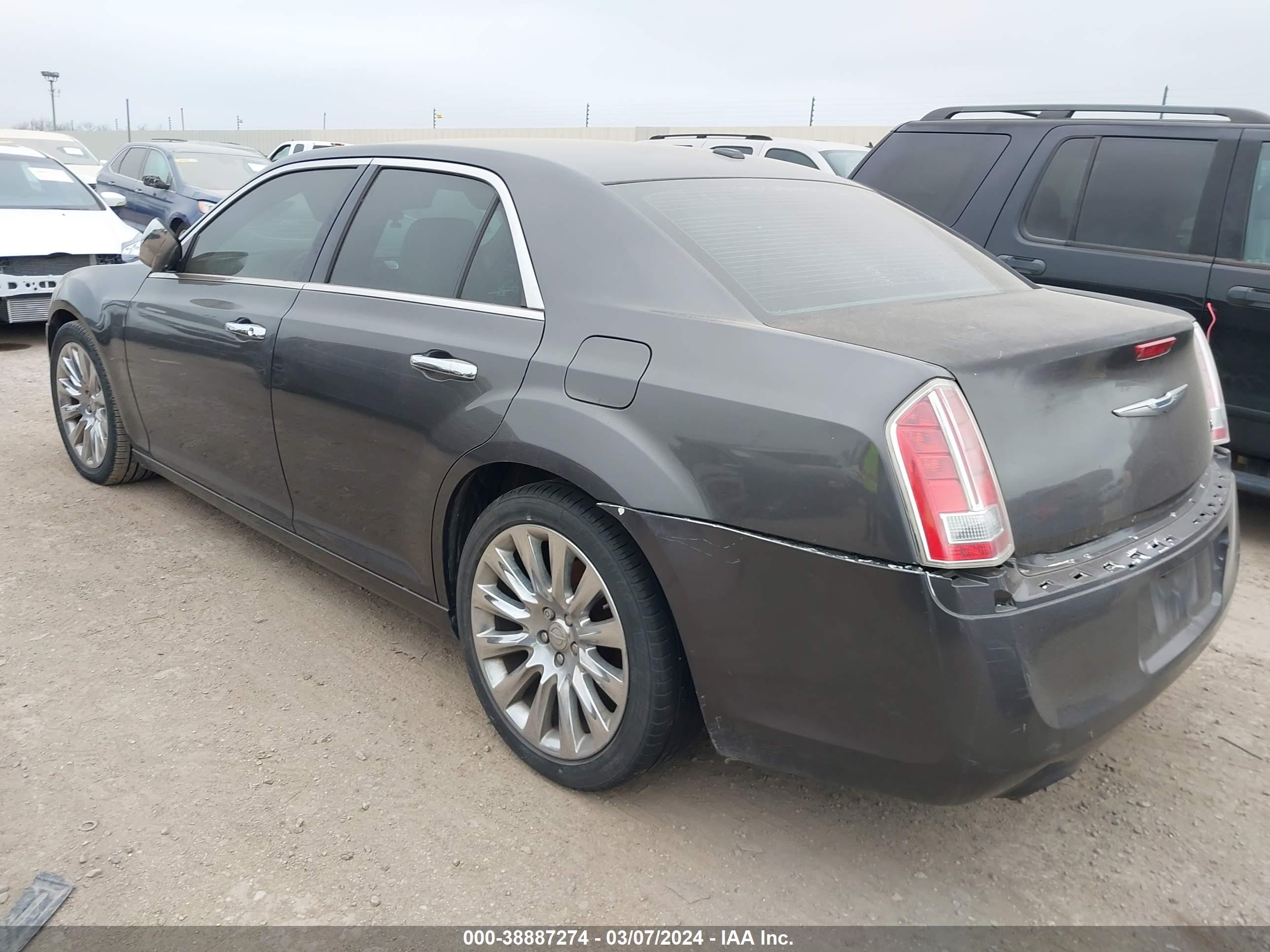 Photo 2 VIN: 2C3CCAAG2EH336892 - CHRYSLER 300 