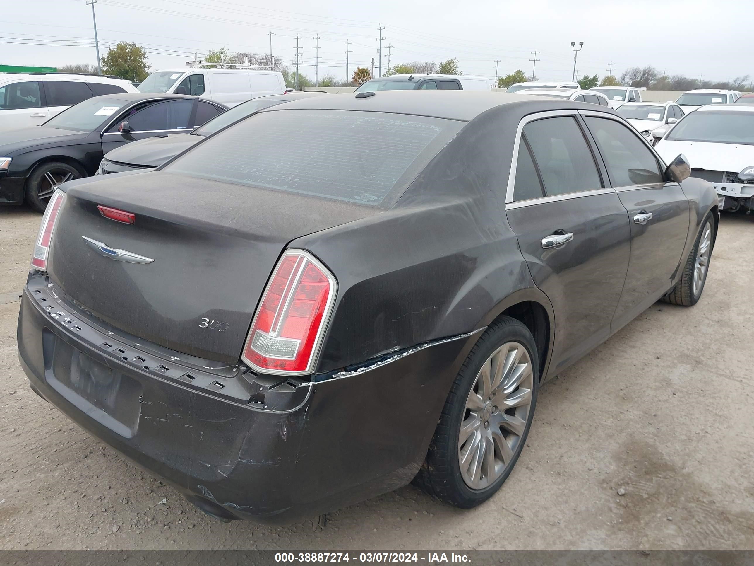 Photo 3 VIN: 2C3CCAAG2EH336892 - CHRYSLER 300 