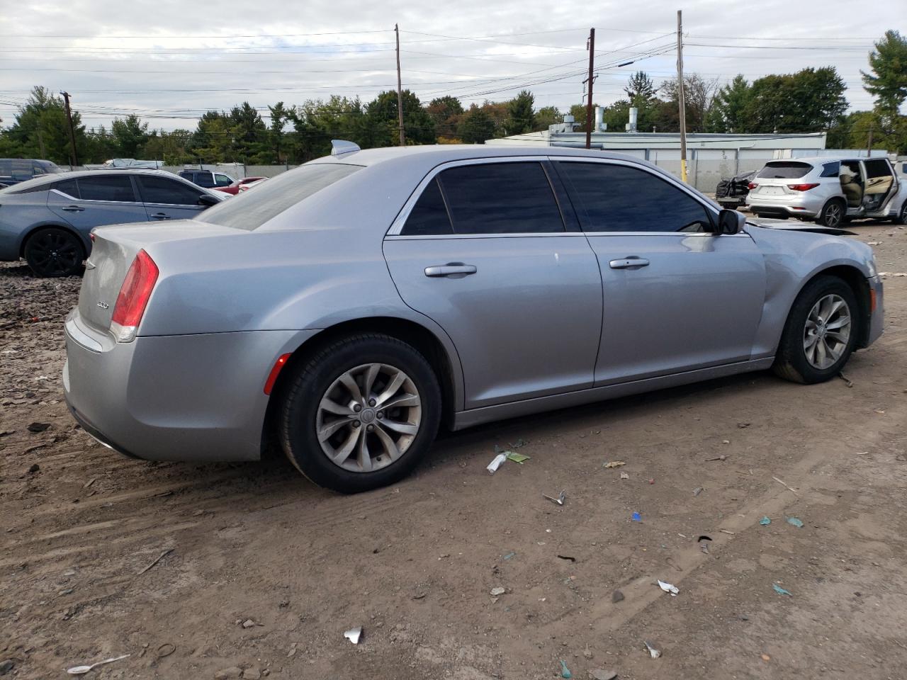 Photo 2 VIN: 2C3CCAAG2FH742821 - CHRYSLER 300 