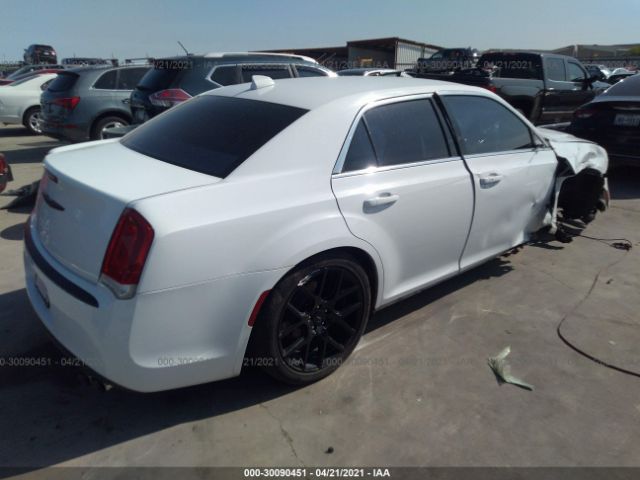 Photo 3 VIN: 2C3CCAAG2FH747291 - CHRYSLER 300 