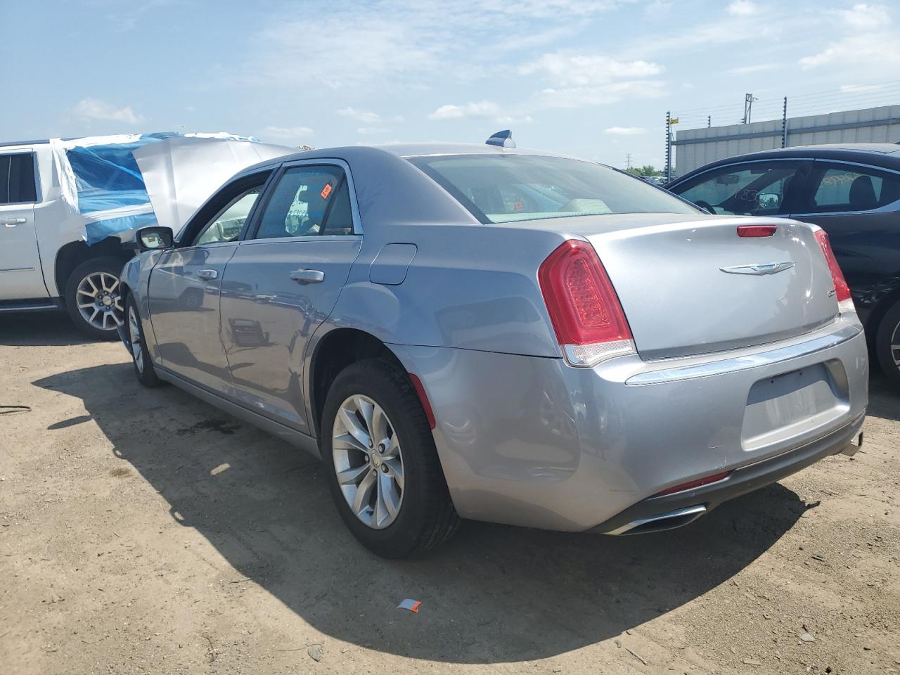 Photo 1 VIN: 2C3CCAAG2FH766181 - CHRYSLER 300 