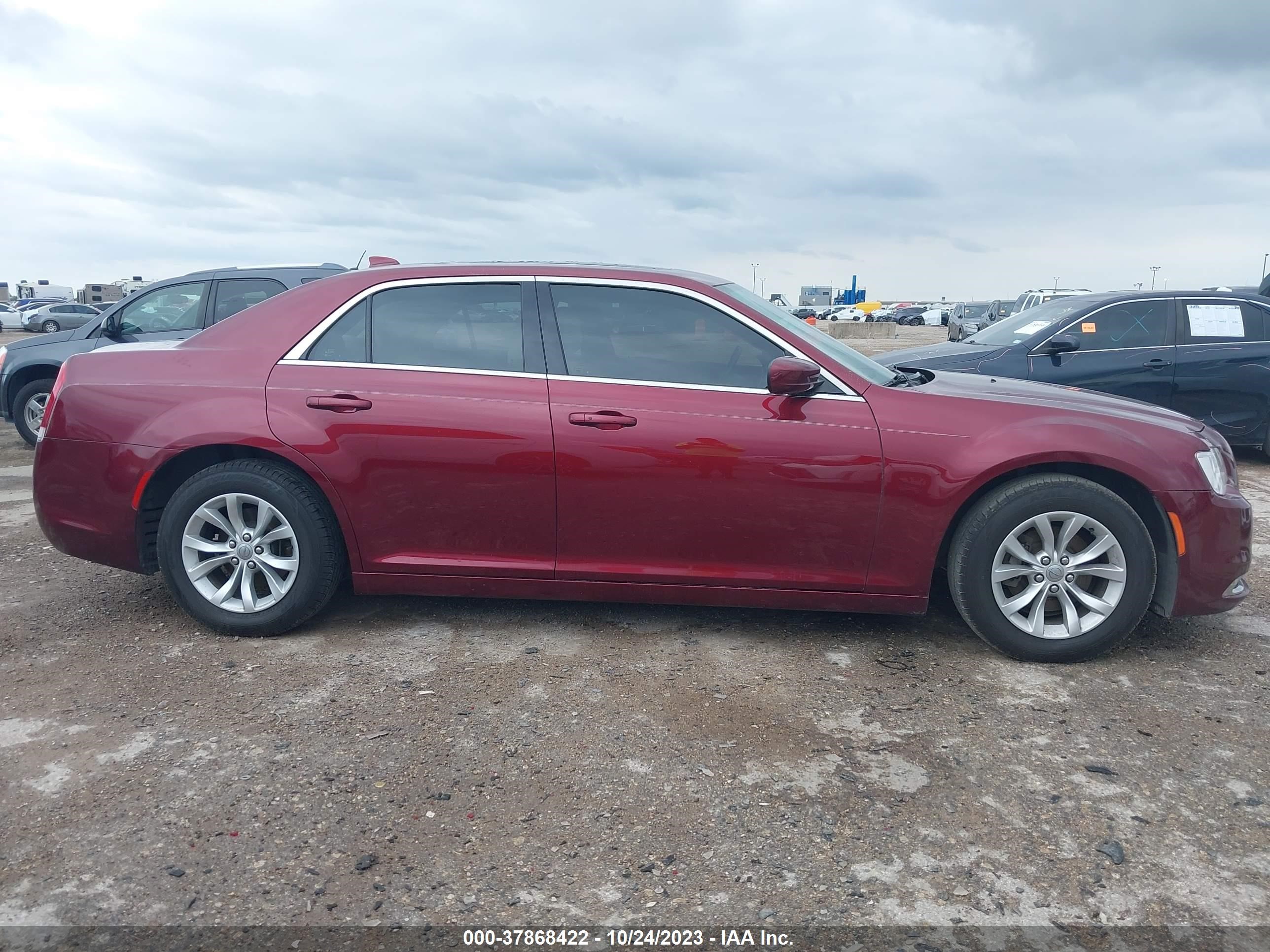 Photo 11 VIN: 2C3CCAAG2GH116770 - CHRYSLER 300 