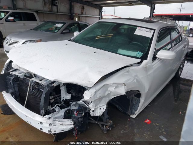 Photo 1 VIN: 2C3CCAAG2JH117389 - CHRYSLER 300 