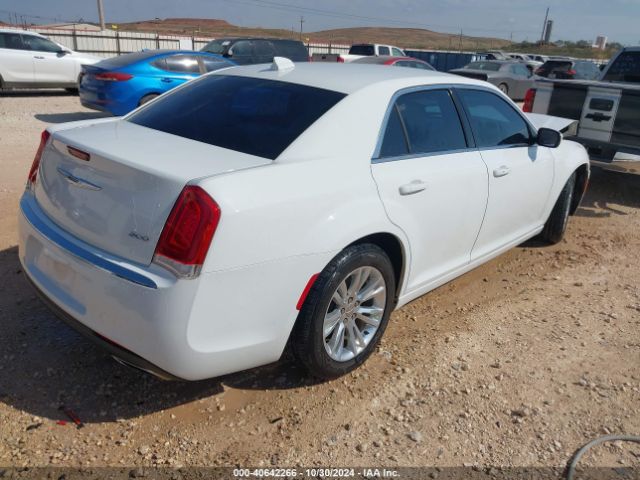 Photo 3 VIN: 2C3CCAAG2JH342475 - CHRYSLER 300 