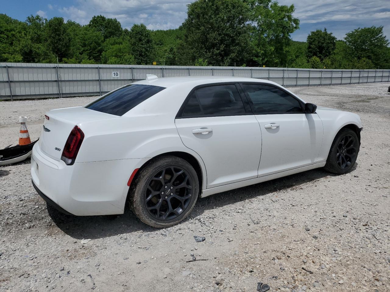 Photo 2 VIN: 2C3CCAAG2KH610104 - CHRYSLER 300 