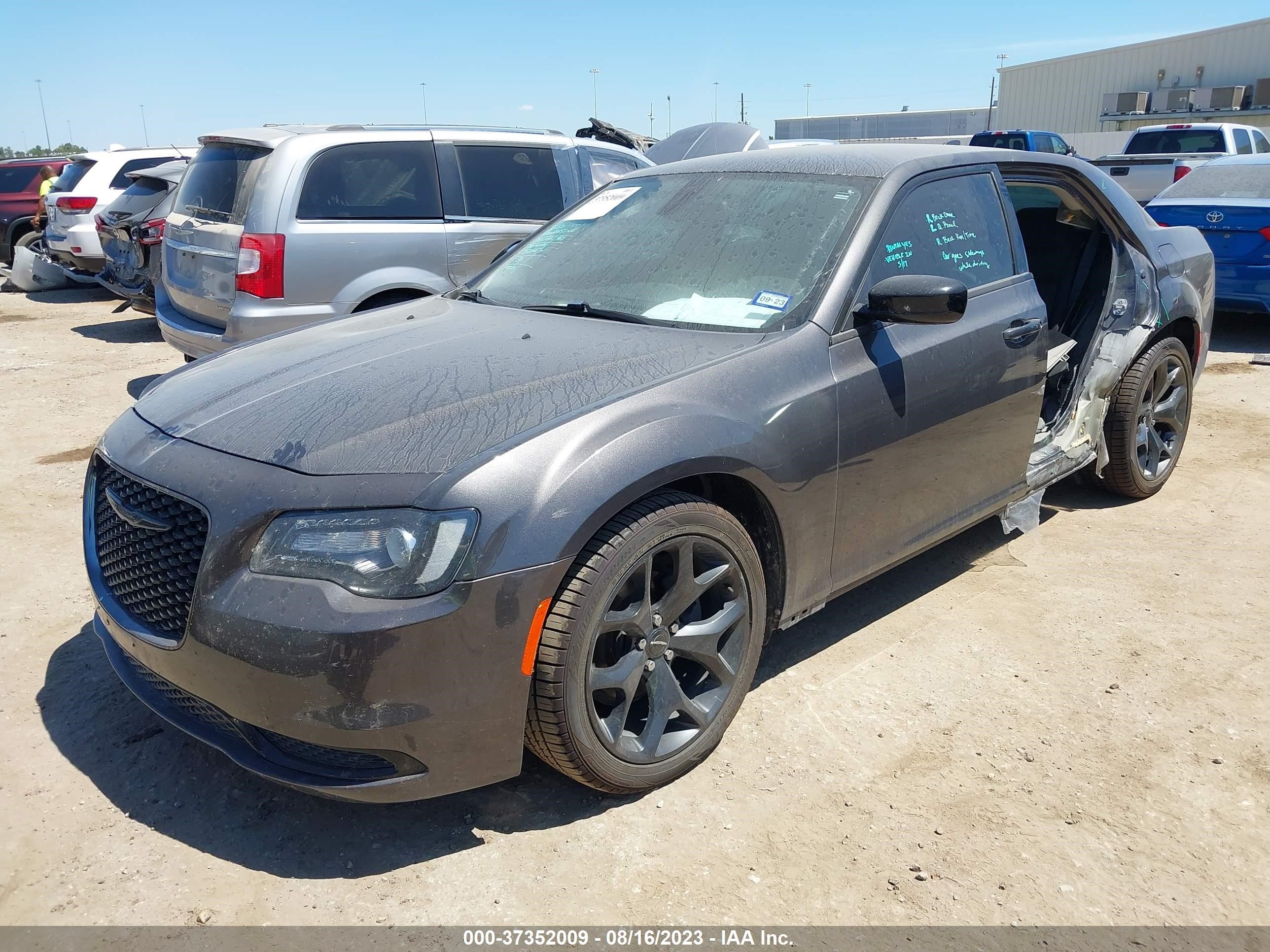 Photo 1 VIN: 2C3CCAAG2LH158883 - CHRYSLER 300 