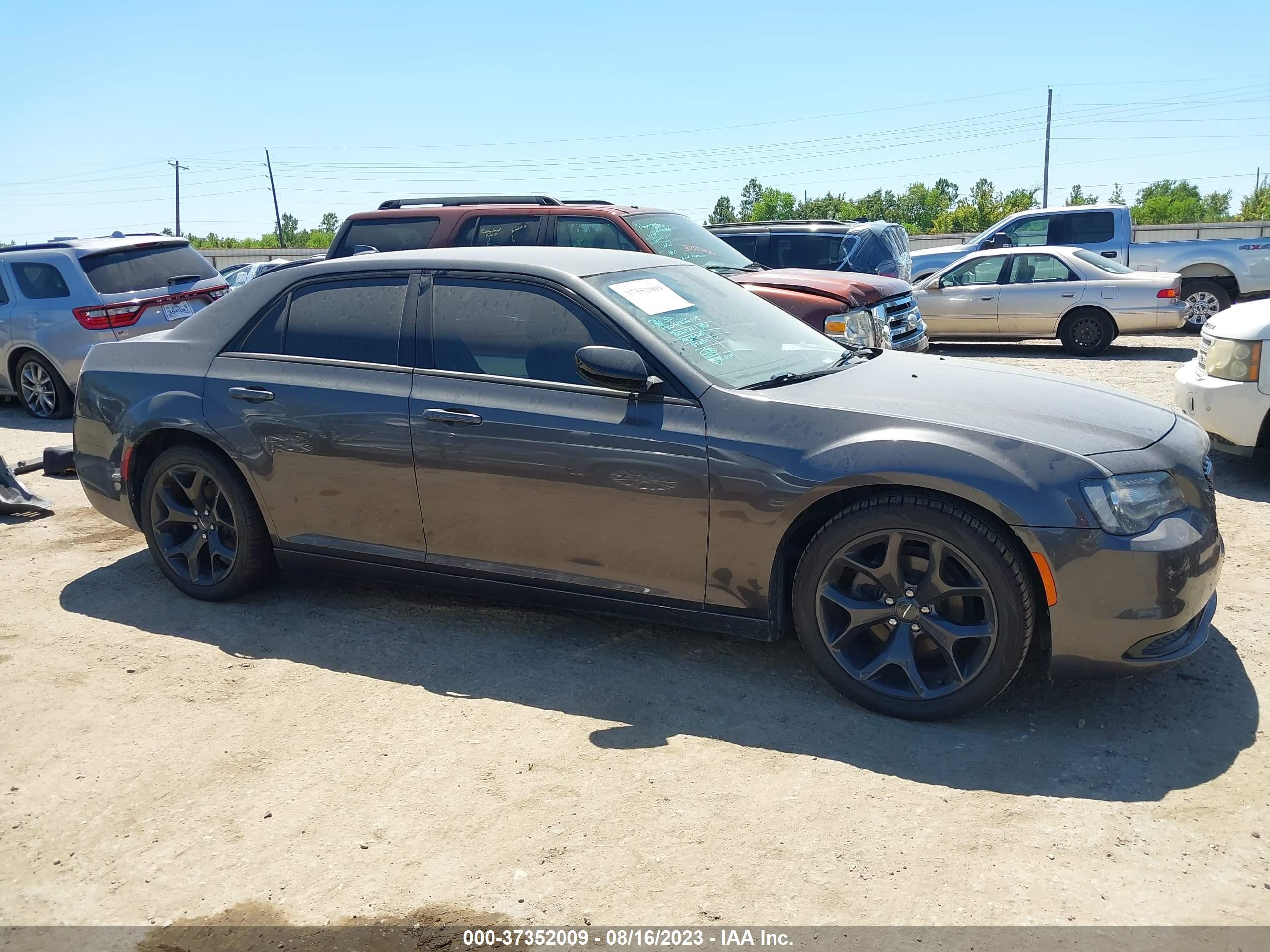 Photo 13 VIN: 2C3CCAAG2LH158883 - CHRYSLER 300 