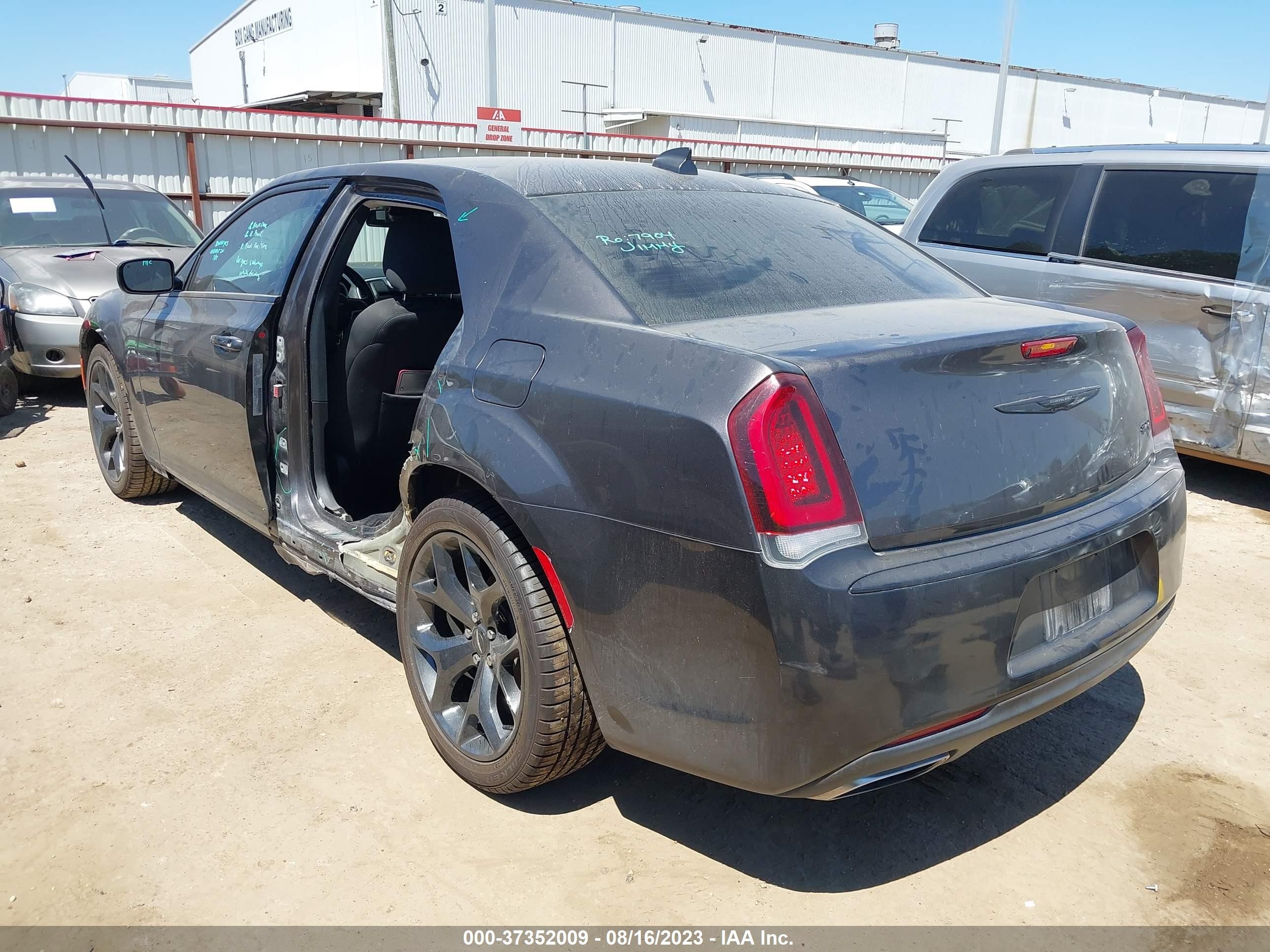 Photo 2 VIN: 2C3CCAAG2LH158883 - CHRYSLER 300 