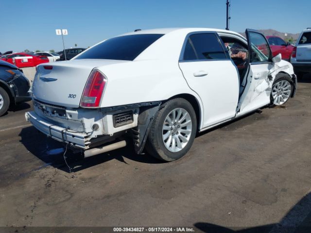 Photo 3 VIN: 2C3CCAAG3EH132618 - CHRYSLER 300 