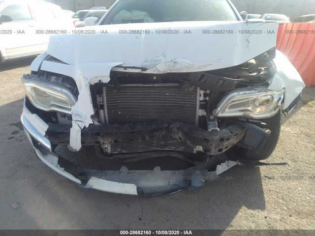 Photo 5 VIN: 2C3CCAAG3EH136359 - CHRYSLER 300 