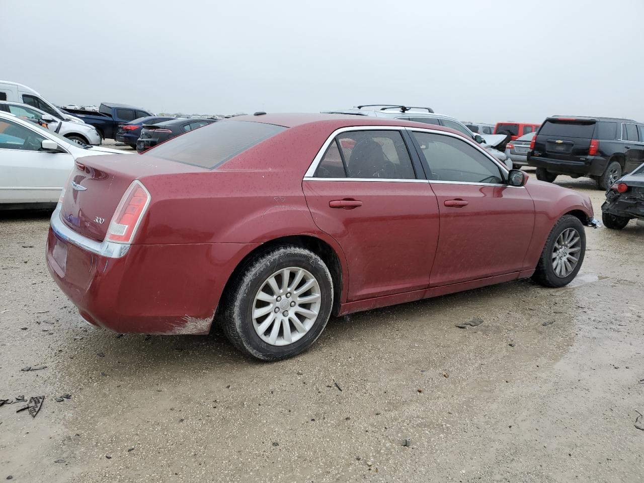 Photo 2 VIN: 2C3CCAAG3EH179146 - CHRYSLER 300 