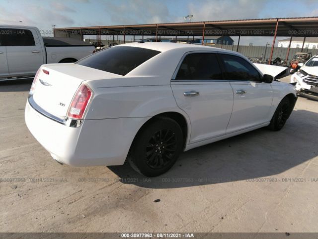 Photo 3 VIN: 2C3CCAAG3EH200562 - CHRYSLER 300 