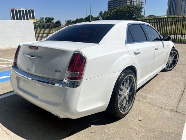 Photo 6 VIN: 2C3CCAAG3EH297097 - CHRYSLER 300 