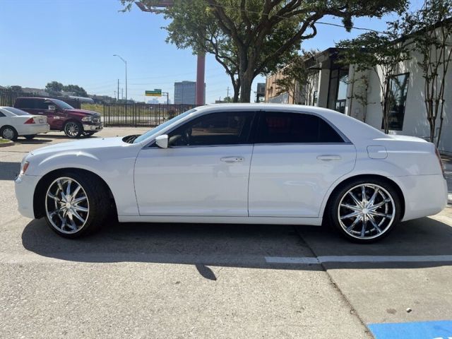 Photo 3 VIN: 2C3CCAAG3EH297097 - CHRYSLER 300 