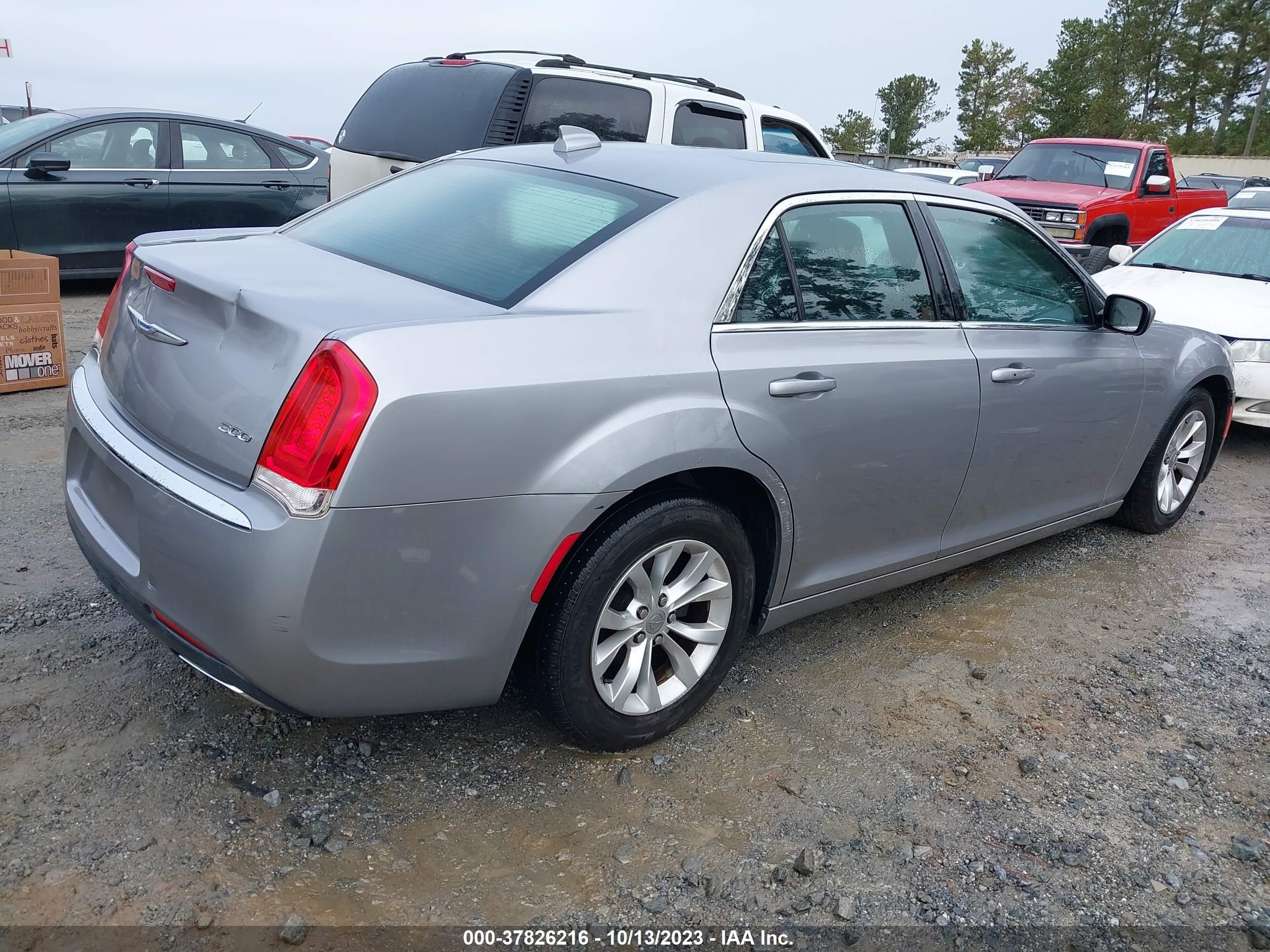 Photo 3 VIN: 2C3CCAAG3FH813945 - CHRYSLER 300 