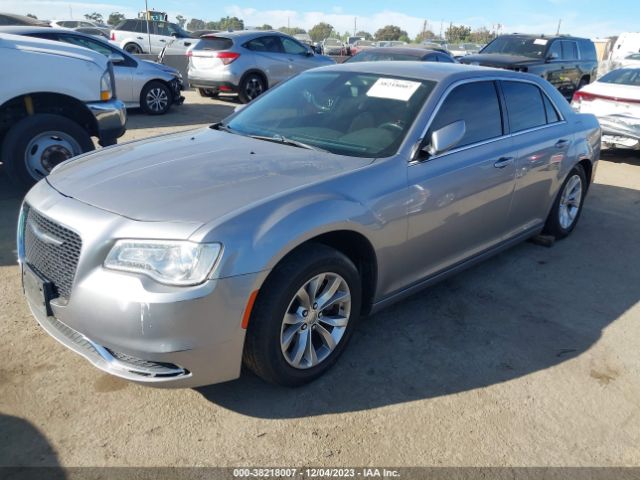 Photo 1 VIN: 2C3CCAAG3JH137621 - CHRYSLER 300 