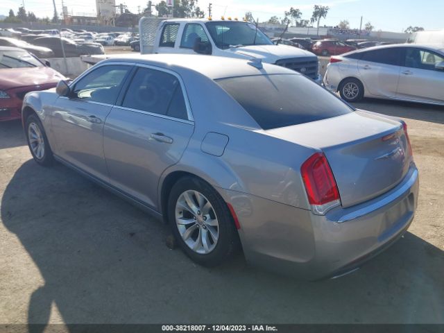 Photo 2 VIN: 2C3CCAAG3JH137621 - CHRYSLER 300 