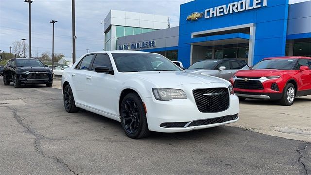 Photo 2 VIN: 2C3CCAAG3LH128386 - CHRYSLER 300 