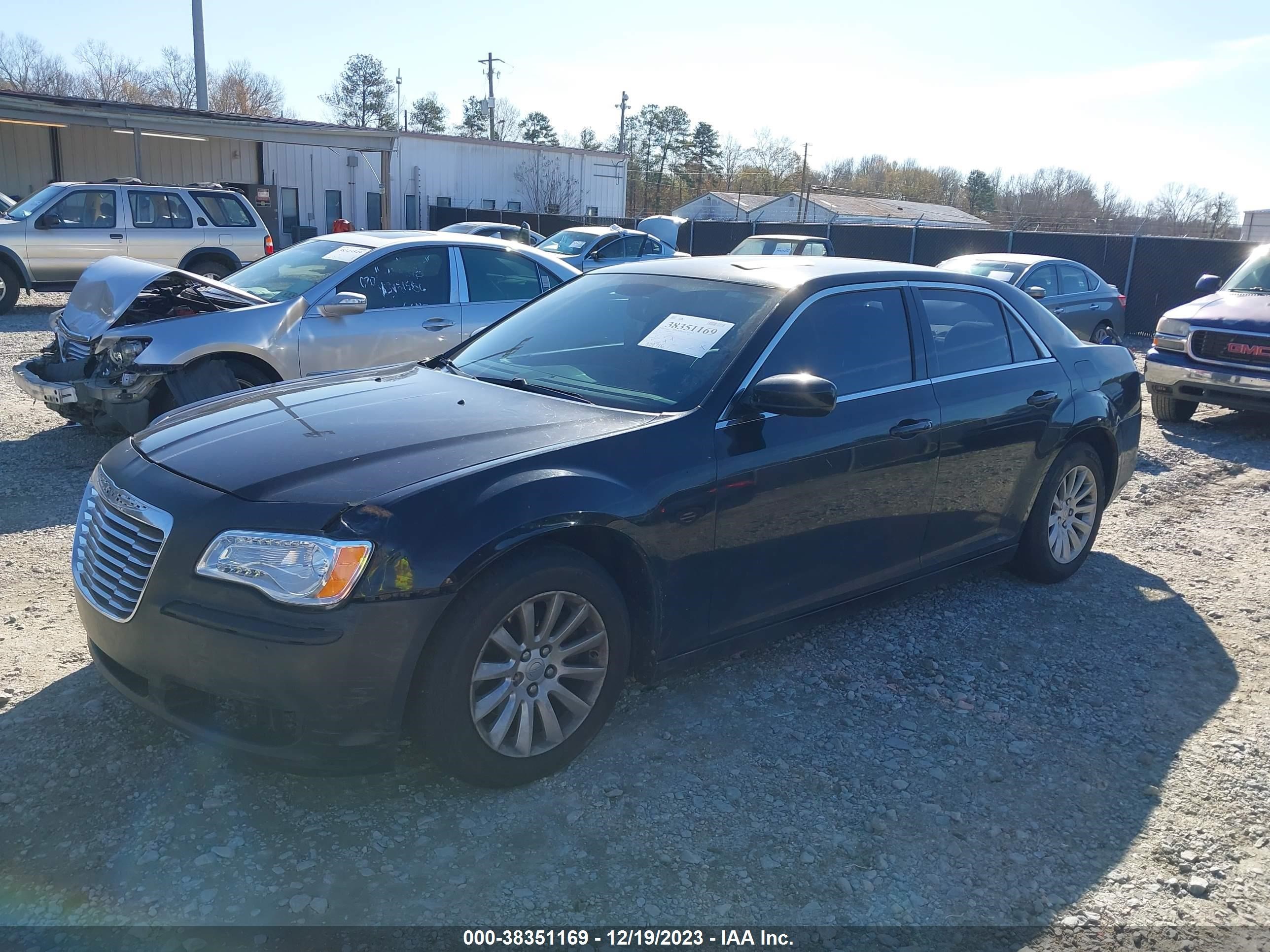 Photo 1 VIN: 2C3CCAAG4CH118000 - CHRYSLER 300 