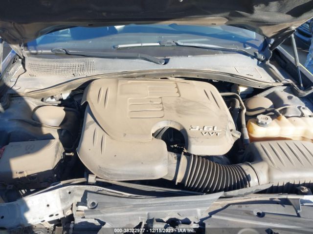 Photo 9 VIN: 2C3CCAAG4FH882627 - CHRYSLER 300 