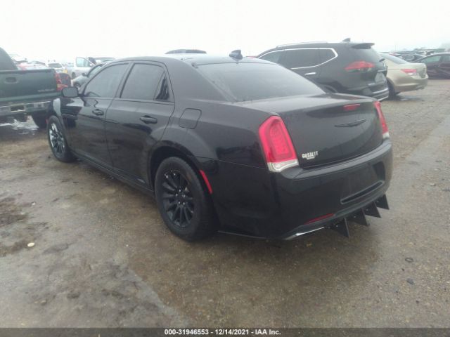 Photo 2 VIN: 2C3CCAAG4GH141332 - CHRYSLER 300 