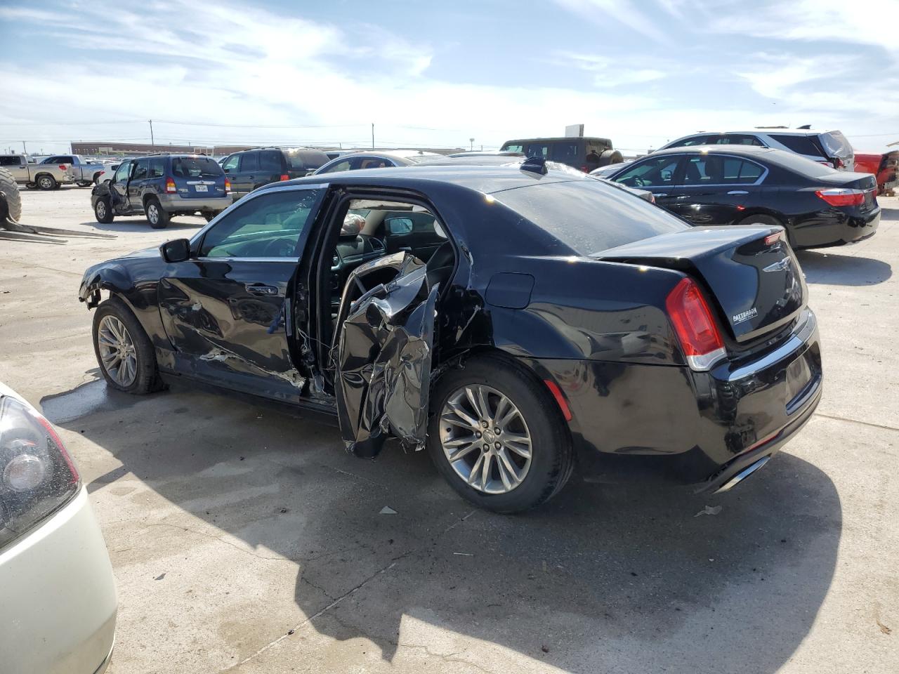 Photo 1 VIN: 2C3CCAAG4JH117507 - CHRYSLER 300 