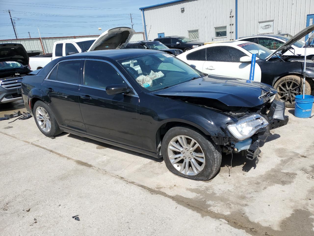 Photo 3 VIN: 2C3CCAAG4JH117507 - CHRYSLER 300 