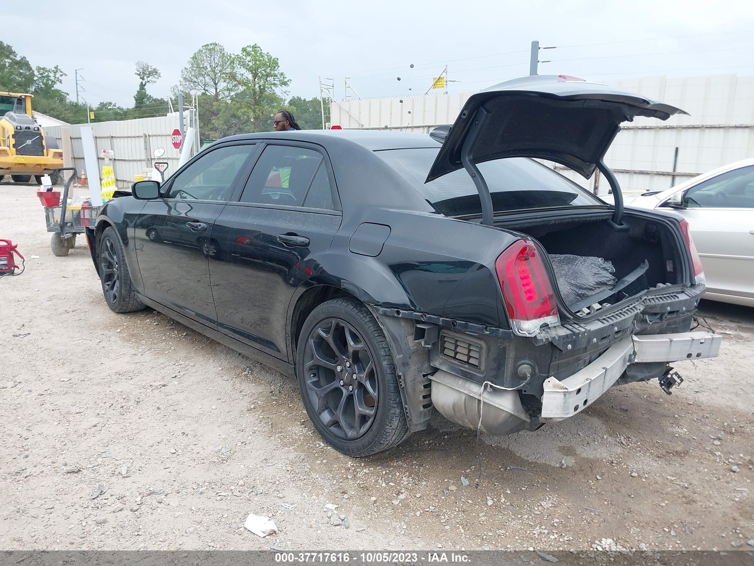 Photo 2 VIN: 2C3CCAAG4KH582614 - CHRYSLER 300 