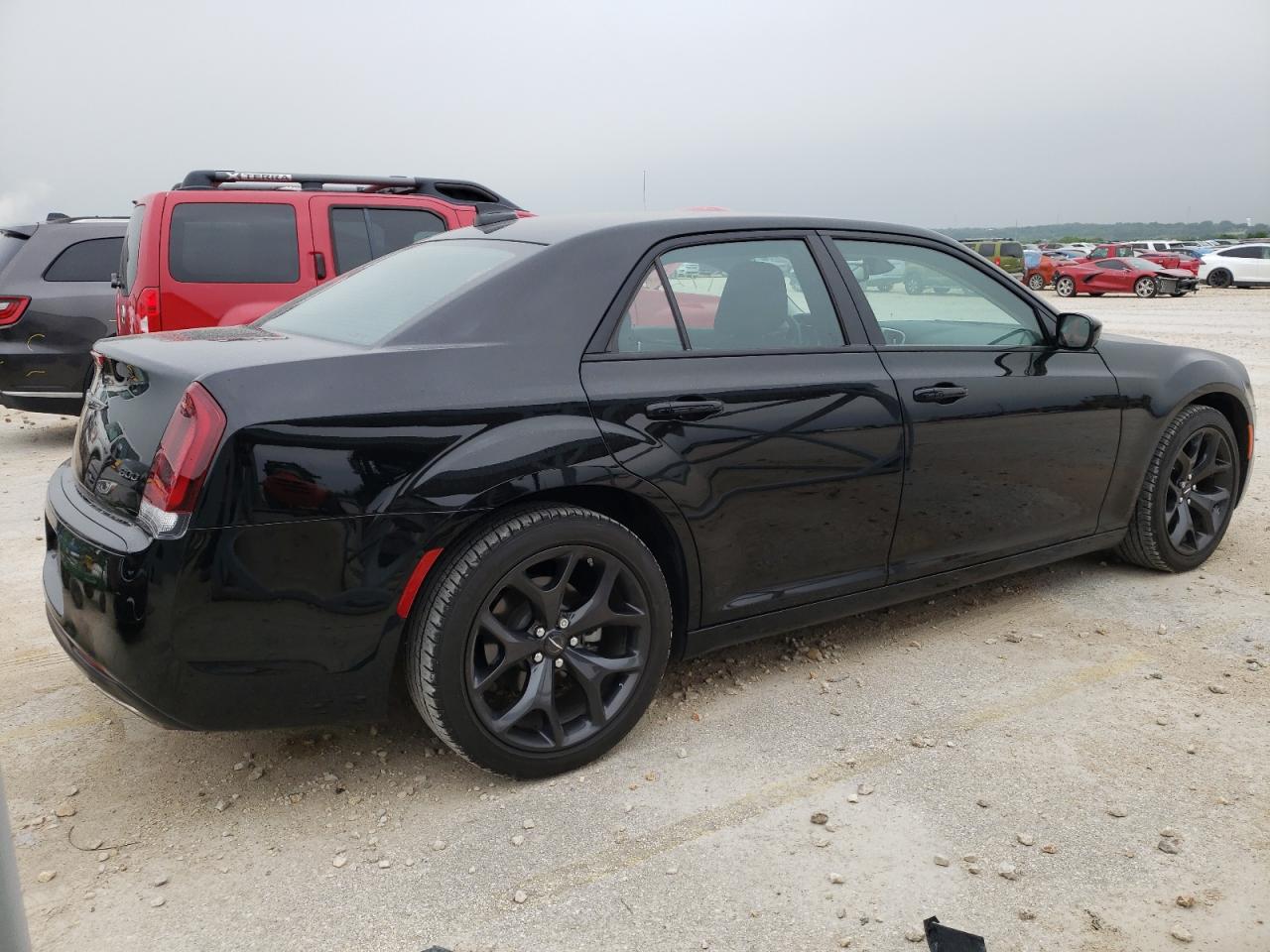 Photo 2 VIN: 2C3CCAAG4PH580921 - CHRYSLER 300 